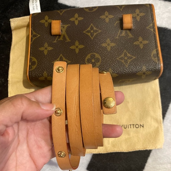💯% Authentic Louis Vuitton belt bag - Picture 11 of 13